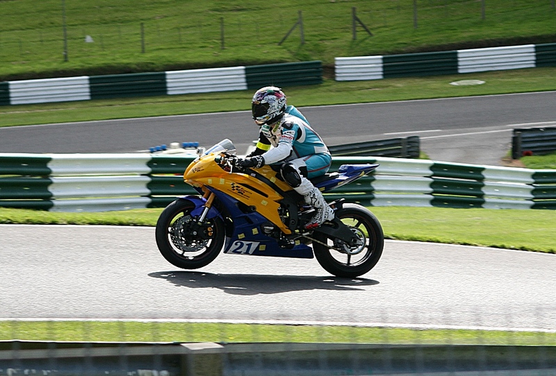 Team Blog: Dubai based bike duo competes in 3hr endurance race at Cadwell Park