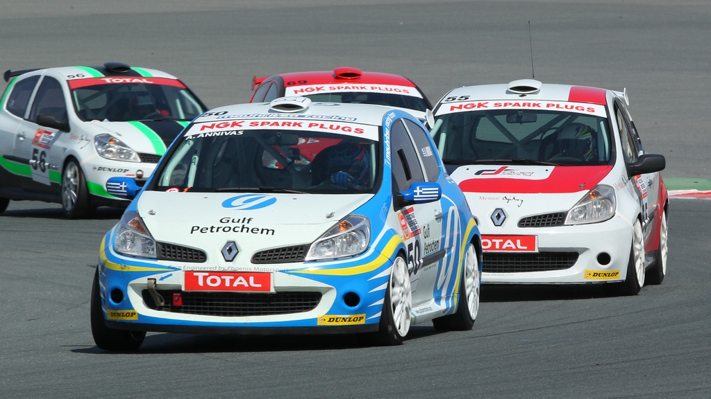 UAE: Penultimate showdown at Dubai Autodrome as Sportbikes and Touring car series fight for Victory