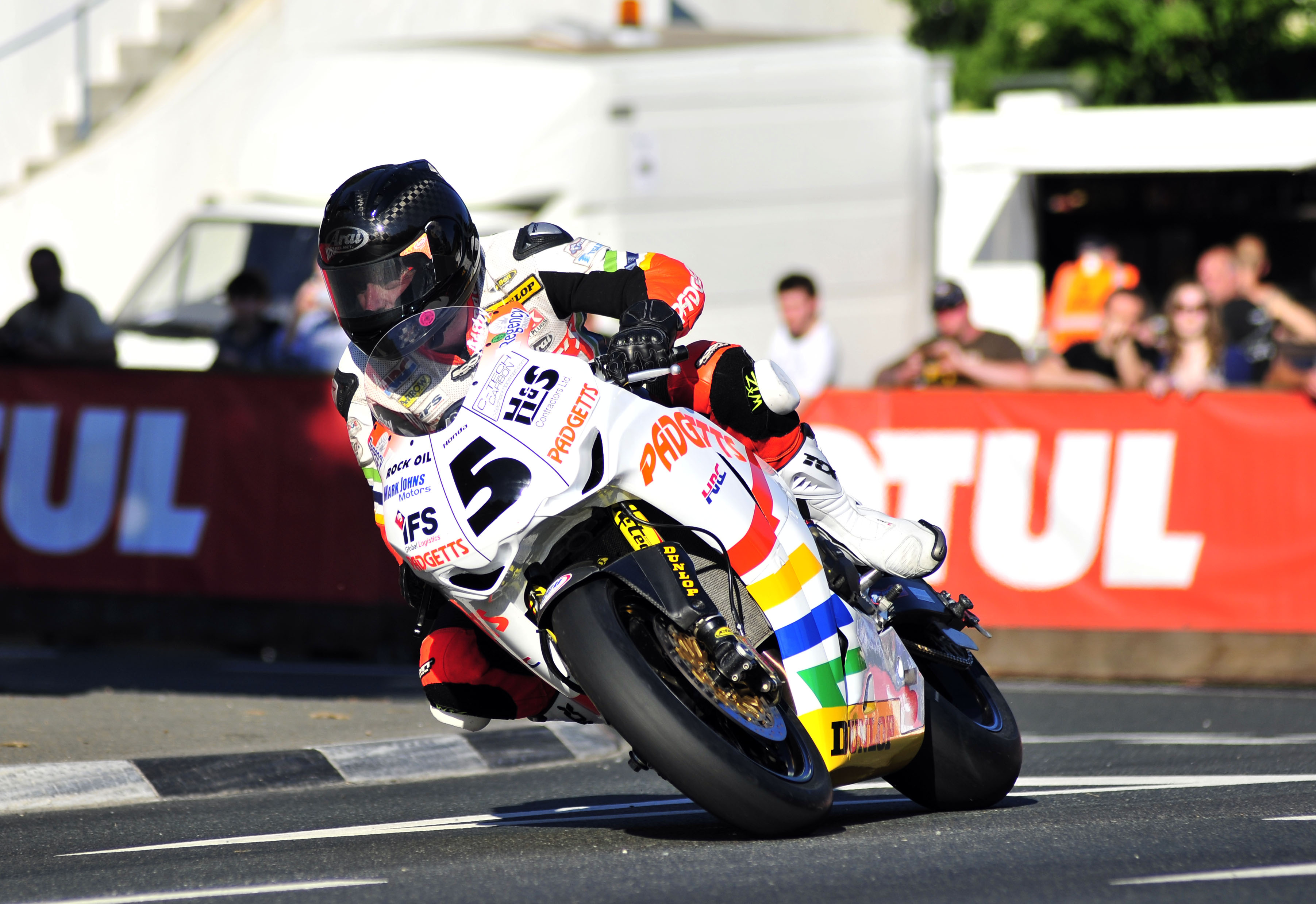 IOM TT: Bruce Anstey fastest man of the week at Isle of Man TT 2011