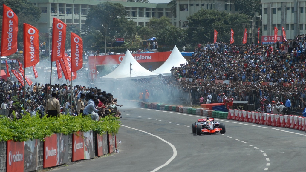F1: Vodafone street event gives India a taste of F1 with Lewis Hamilton