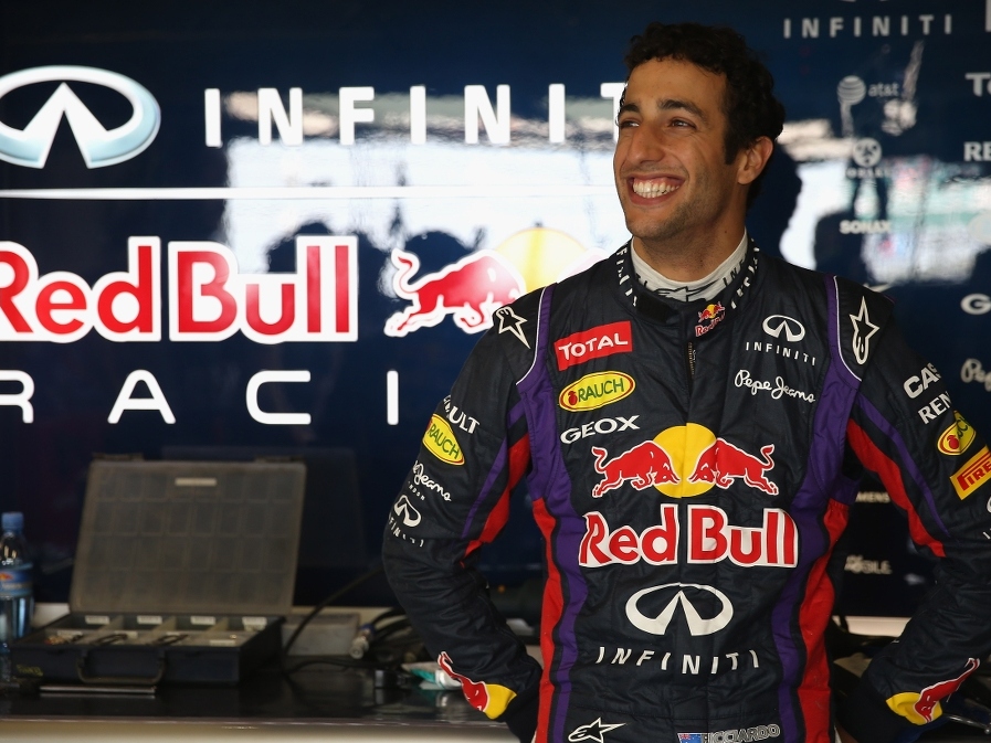 F1: Daniel Ricciardo moves to Red Bull replacing Mark Webber from 2014
