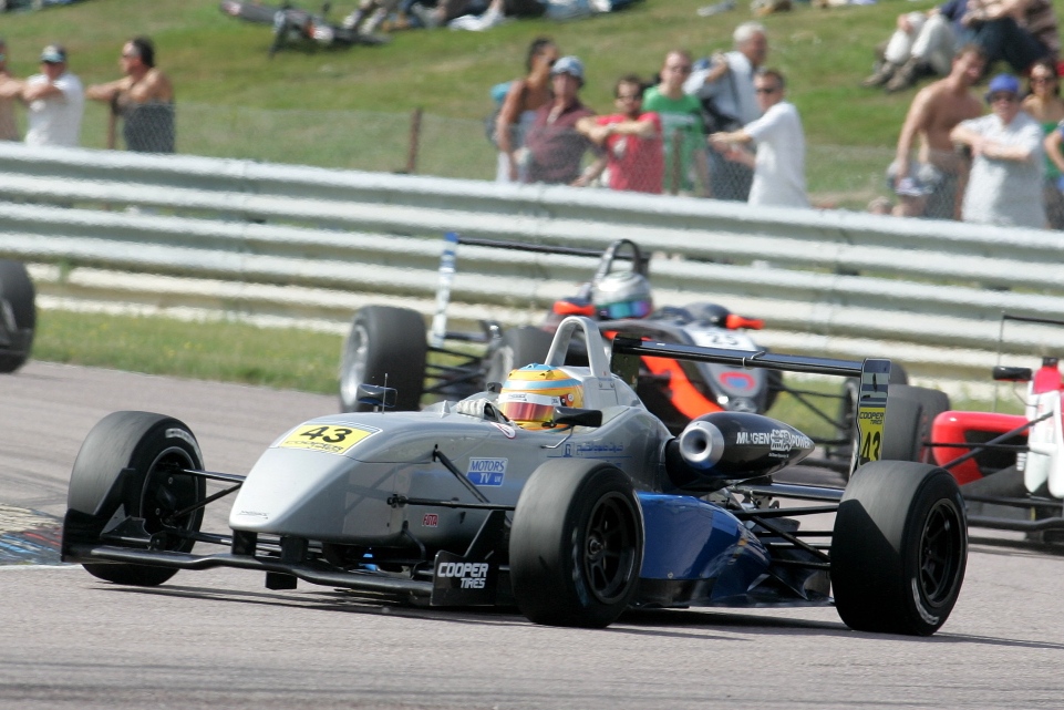 British F3: Idafar back with double victory at Thruxton