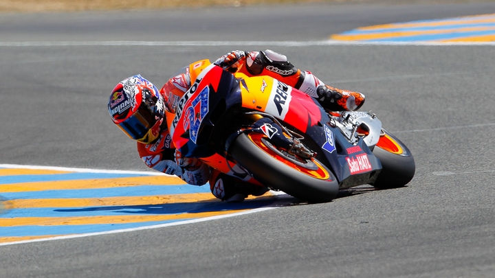 Stoner leads Honda top three charge Le Mans