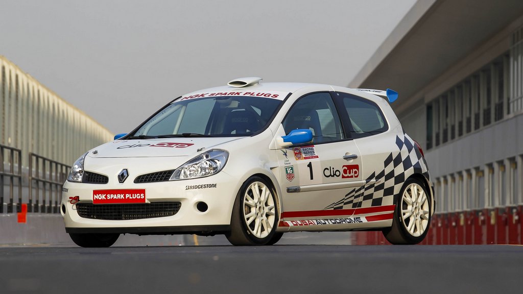 UAE: Dubai Autodrome launches new Clio Cup driving experience