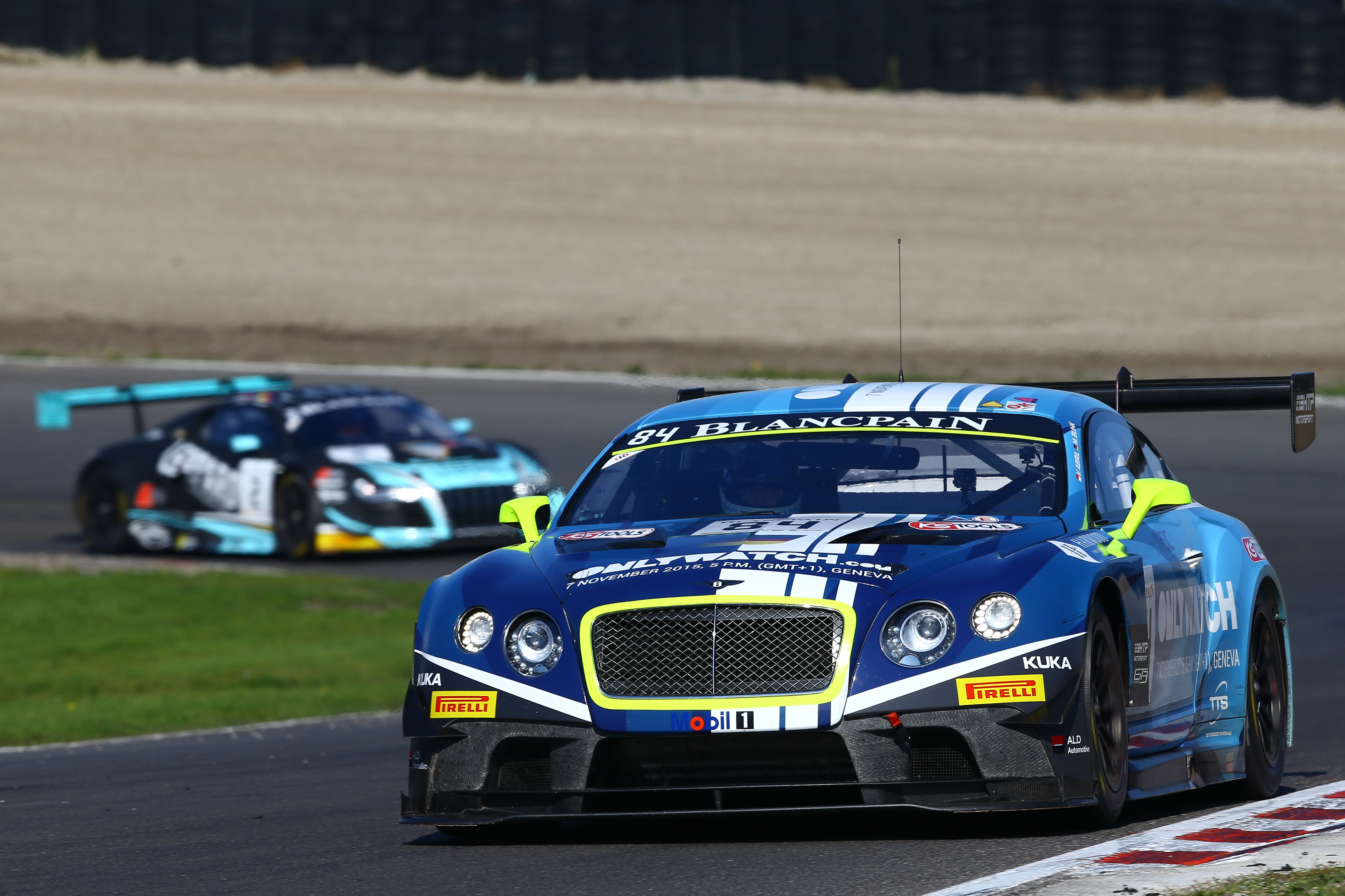 GT: Buhk and Abril take the win and the Blancpain Sprint Series lead in Zandvoort